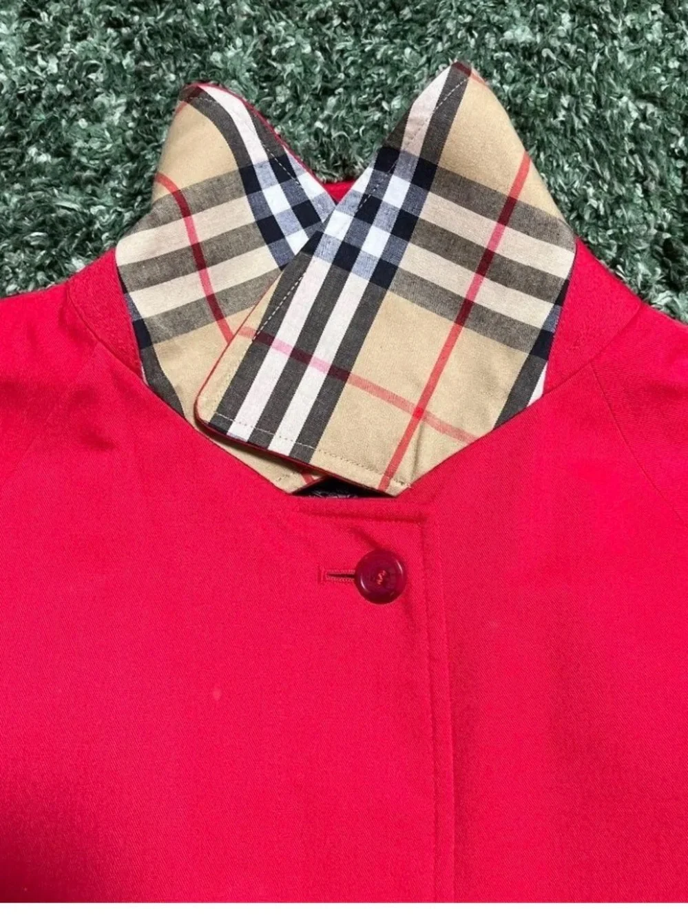 Burberry Red Coat with Signature Nova Check Lining. Trench style - Picture 5 of 14